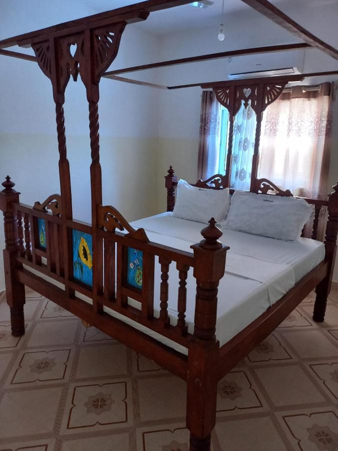 Rhino Apartment Watamu Exteriör bild
