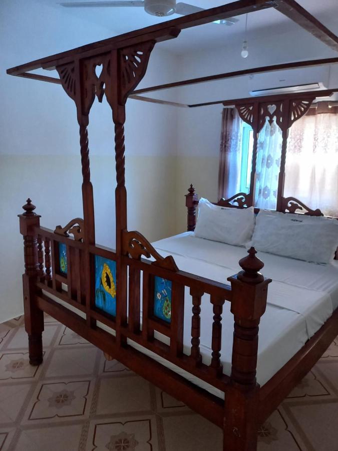 Rhino Apartment Watamu Exteriör bild